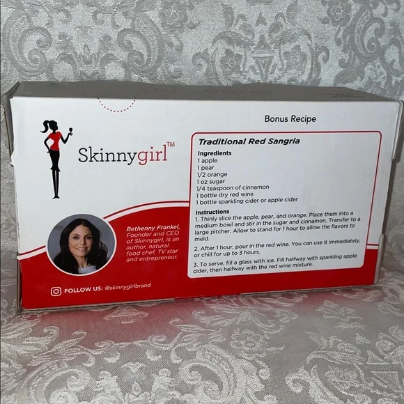 NIB SKINNYGIRL Stemless Wine Glasses - Red and Black Design - Picture 2 of 4